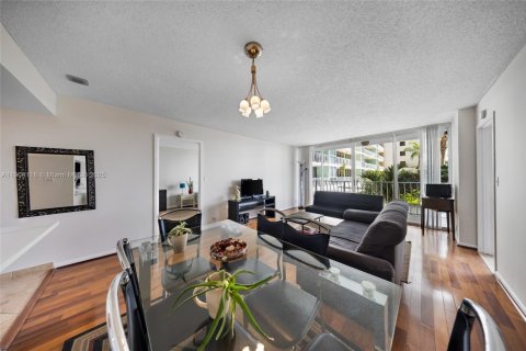 Copropriété à louer à North Bay Village, Floride: 2 chambres, 95.69 m2 № 1967773 - photo 9