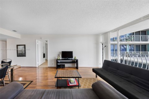 Copropriété à louer à North Bay Village, Floride: 2 chambres, 95.69 m2 № 1967773 - photo 13