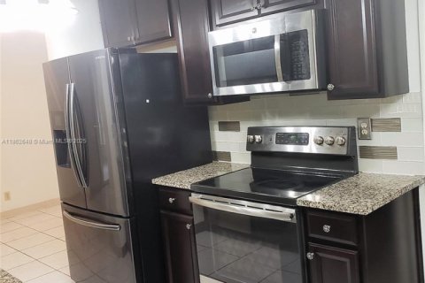Casa en alquiler en Boynton Beach, Florida, 3 dormitorios, 141.86 m2 № 1890918 - foto 3