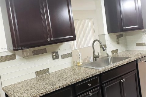 Casa en alquiler en Boynton Beach, Florida, 3 dormitorios, 141.86 m2 № 1890918 - foto 4