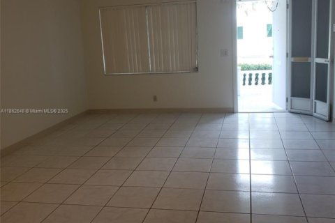 Casa en alquiler en Boynton Beach, Florida, 3 dormitorios, 141.86 m2 № 1890918 - foto 10