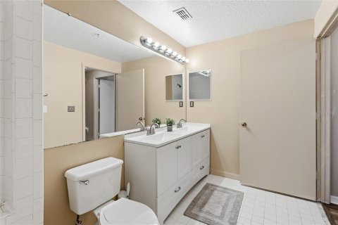 Condo in Orlando, Florida, 3 bedrooms № 2101599 - photo 20