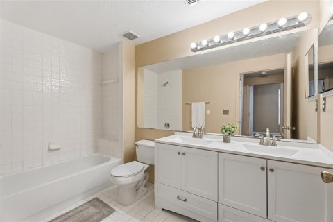 Condo in Orlando, Florida, 3 bedrooms № 2101599 - photo 19