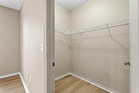 Condo in Orlando, Florida, 3 bedrooms № 2101599 - photo 12