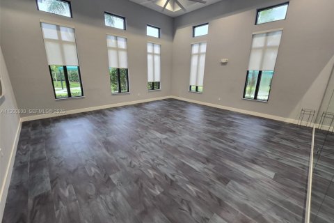 House in Parkland, Florida 2 bedrooms, 201.97 sq.m. № 2023527 - photo 24