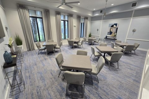 House in Parkland, Florida 2 bedrooms, 201.97 sq.m. № 2023527 - photo 28