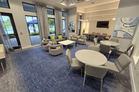 House in Parkland, Florida 2 bedrooms, 201.97 sq.m. № 2023527 - photo 18