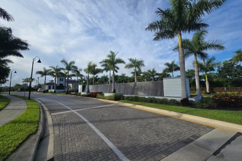 House in Parkland, Florida 2 bedrooms, 201.97 sq.m. № 2023527 - photo 10