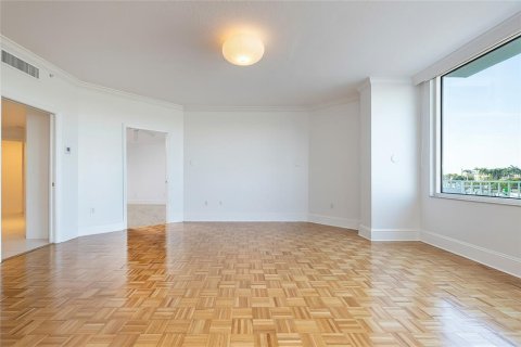 Condominio en venta en Belleair, Florida, 2 dormitorios, 215.44 m2 № 2143724 - foto 24