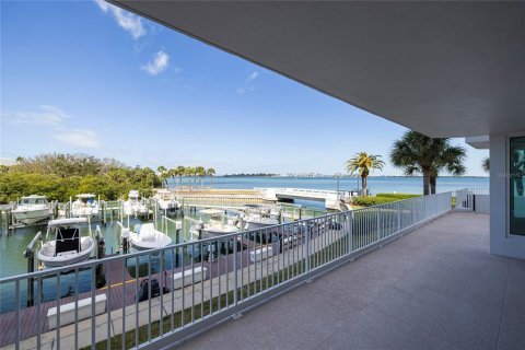 Condominio en venta en Belleair, Florida, 2 dormitorios, 215.44 m2 № 2143724 - foto 3
