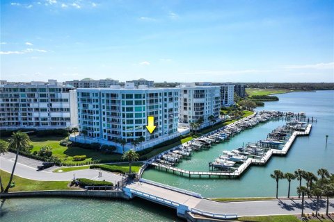 Condominio en venta en Belleair, Florida, 2 dormitorios, 215.44 m2 № 2143724 - foto 2