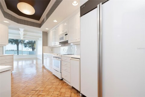 Condominio en venta en Belleair, Florida, 2 dormitorios, 215.44 m2 № 2143724 - foto 17