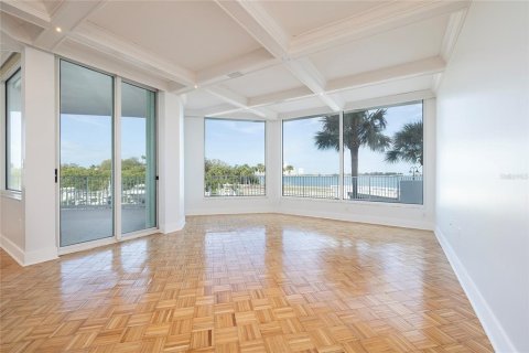 Condominio en venta en Belleair, Florida, 2 dormitorios, 215.44 m2 № 2143724 - foto 13