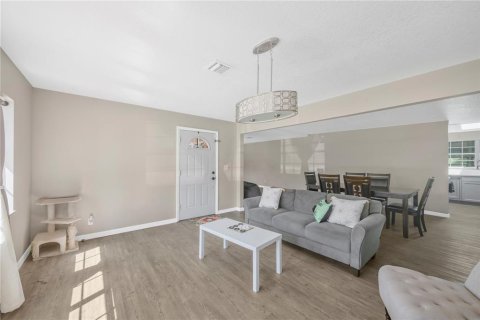 Villa ou maison à vendre à Valrico, Floride: 3 chambres, 190.17 m2 № 2421914 - photo 12