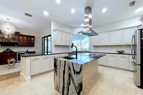 House in Tarpon Springs, Florida 7 bedrooms, 598.1 sq.m. № 2272757 - photo 25