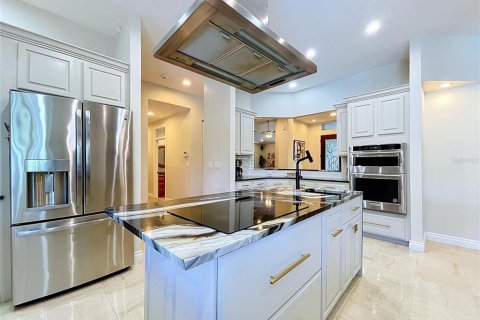 House in Tarpon Springs, Florida 7 bedrooms, 598.1 sq.m. № 2272757 - photo 27