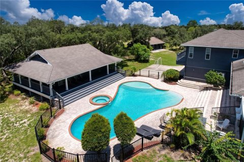 House in Tarpon Springs, Florida 7 bedrooms, 598.1 sq.m. № 2272757 - photo 7