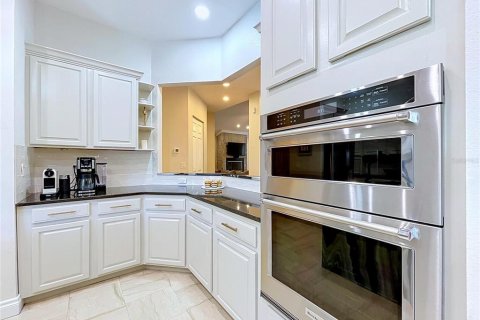 House in Tarpon Springs, Florida 7 bedrooms, 598.1 sq.m. № 2272757 - photo 28