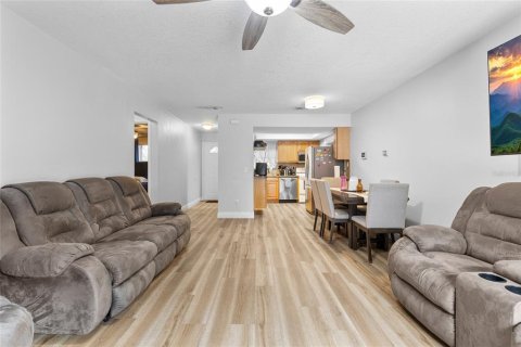 Casa en venta en Orlando, Florida, 3 dormitorios, 104.05 m2 № 1917738 - foto 9