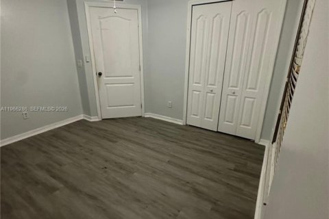 Villa ou maison à louer à Lehigh Acres, Floride: 3 chambres, 130.81 m2 № 2079888 - photo 6