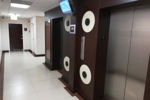 Propiedad comercial en venta en North Miami, Florida № 2090825 - foto 13
