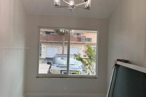 Townhouse in Plantation, Florida 4 bedrooms, 164.44 sq.m. № 1943315 - photo 27