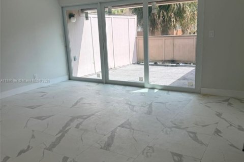 Townhouse in Plantation, Florida 4 bedrooms, 164.44 sq.m. № 1943315 - photo 17