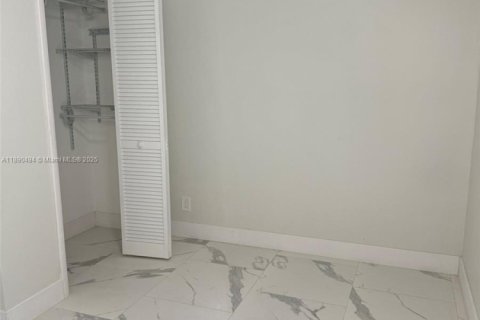 Townhouse in Plantation, Florida 4 bedrooms, 164.44 sq.m. № 1943315 - photo 5