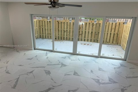 Townhouse in Plantation, Florida 4 bedrooms, 164.44 sq.m. № 1943315 - photo 3