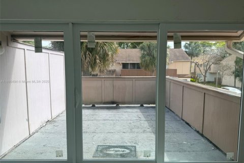 Townhouse in Plantation, Florida 4 bedrooms, 164.44 sq.m. № 1943315 - photo 23