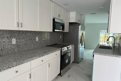 Townhouse in Plantation, Florida 4 bedrooms, 164.44 sq.m. № 1943315 - photo 1
