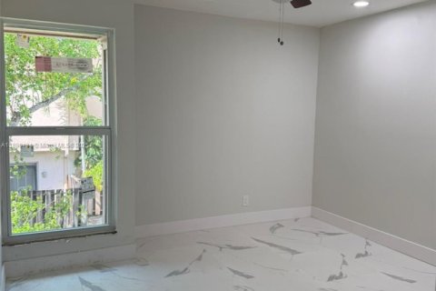 Townhouse in Plantation, Florida 4 bedrooms, 164.44 sq.m. № 1943315 - photo 10