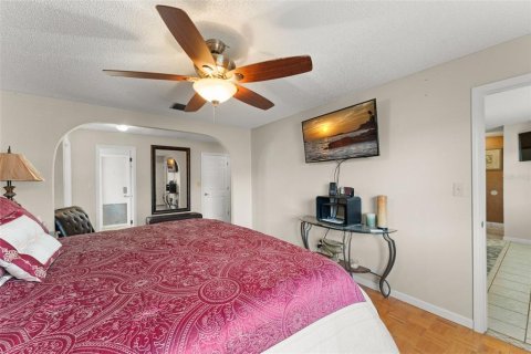 House in Titusville, Florida 4 bedrooms, 149.57 sq.m. № 1802081 - photo 8
