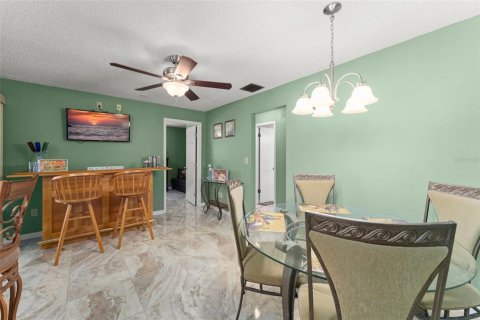 House in Titusville, Florida 4 bedrooms, 149.57 sq.m. № 1802081 - photo 16