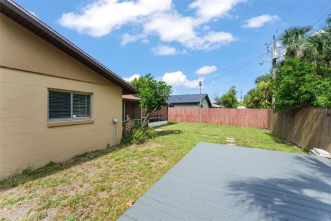 House in Titusville, Florida 4 bedrooms, 149.57 sq.m. № 1802081 - photo 30