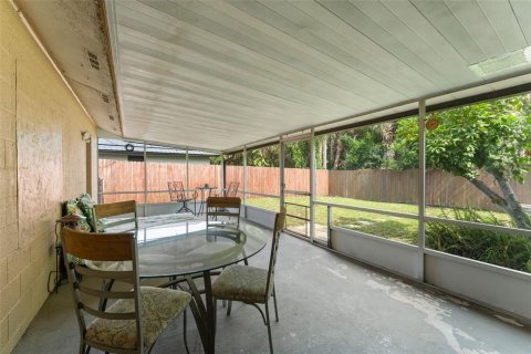 House in Titusville, Florida 4 bedrooms, 149.57 sq.m. № 1802081 - photo 25