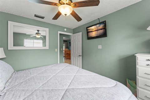 House in Titusville, Florida 4 bedrooms, 149.57 sq.m. № 1802081 - photo 21