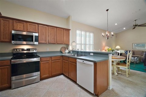House in Mount Dora, Florida 3 bedrooms, 191.56 sq.m. № 1881083 - photo 9