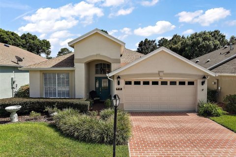 House in Mount Dora, Florida 3 bedrooms, 191.56 sq.m. № 1881083 - photo 1