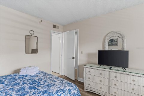 Condo in Indian Rocks Beach, Florida, 1 bedroom  № 1852775 - photo 21