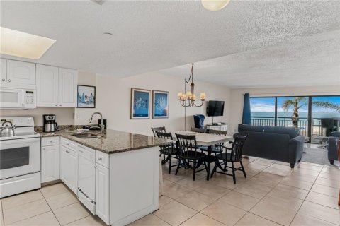Condo in Indian Rocks Beach, Florida, 1 bedroom  № 1852775 - photo 15
