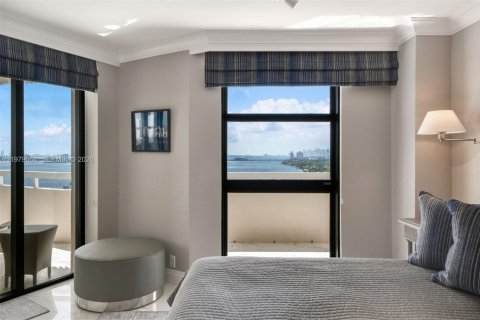 Copropriété à vendre à Miami, Floride: 3 chambres, 177.72 m2 № 2048022 - photo 13