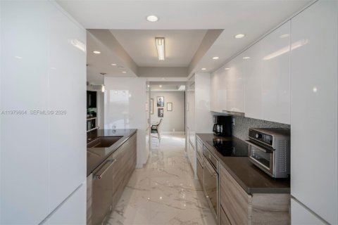 Copropriété à vendre à Miami, Floride: 3 chambres, 177.72 m2 № 2048022 - photo 10