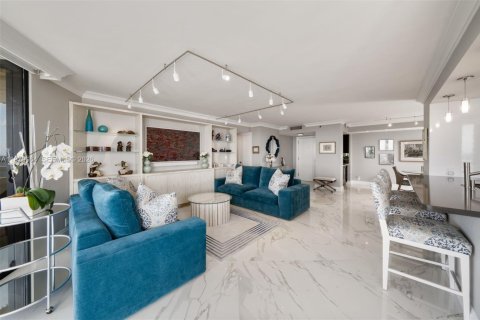 Copropriété à vendre à Miami, Floride: 3 chambres, 177.72 m2 № 2048022 - photo 4