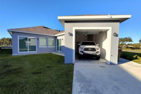 Villa ou maison à vendre à Kissimmee, Floride: 4 chambres, 181.16 m2 № 2419329 - photo 2
