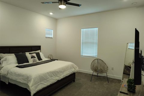 Villa ou maison à vendre à Kissimmee, Floride: 4 chambres, 181.16 m2 № 2419329 - photo 4