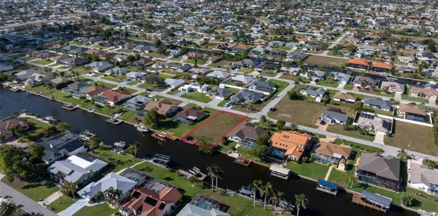 Terreno en Cape Coral, Florida № 1545287