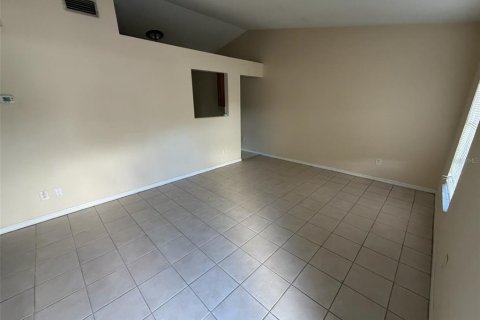 Apartamento en alquiler en Orlando, Florida, 2 dormitorios, 81.75 m2 № 2114830 - foto 2