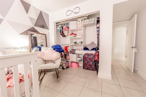 Condo in Miami, Florida, 2 bedrooms  № 2052758 - photo 12