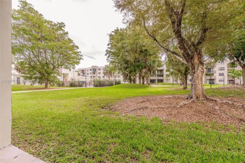 Condo in Miami, Florida, 2 bedrooms  № 2052758 - photo 20